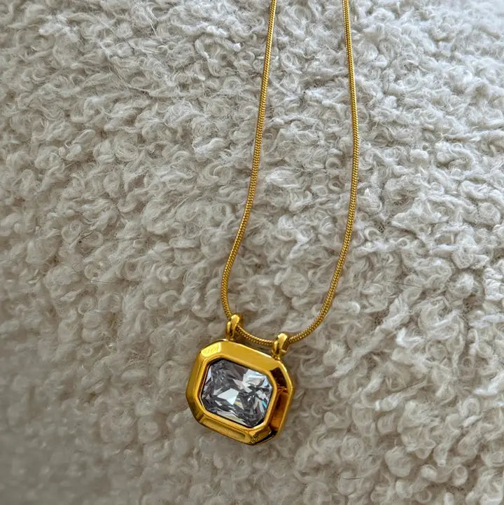 Daisy Necklace