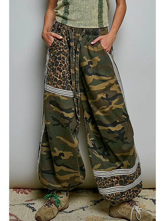 Printed Woven Contrast Band Trim Jogger Pants
