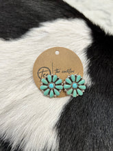 Load image into Gallery viewer, Turquoise Flower studs
