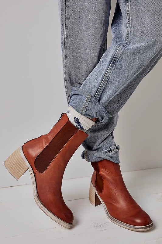 chelsea boots