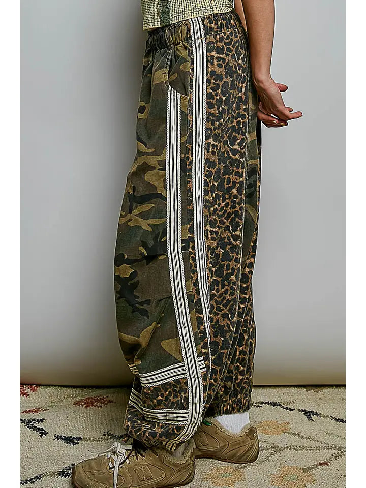 Printed Woven Contrast Band Trim Jogger Pants