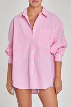 Load image into Gallery viewer, Daze the boyfriend button up in pink slip stripe
