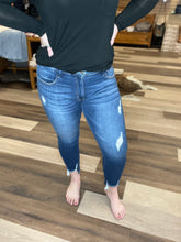 Load image into Gallery viewer, Sara Ankle Skinny Jean
