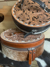 Load image into Gallery viewer, Vintage Cowgirl Round Makeup Case
